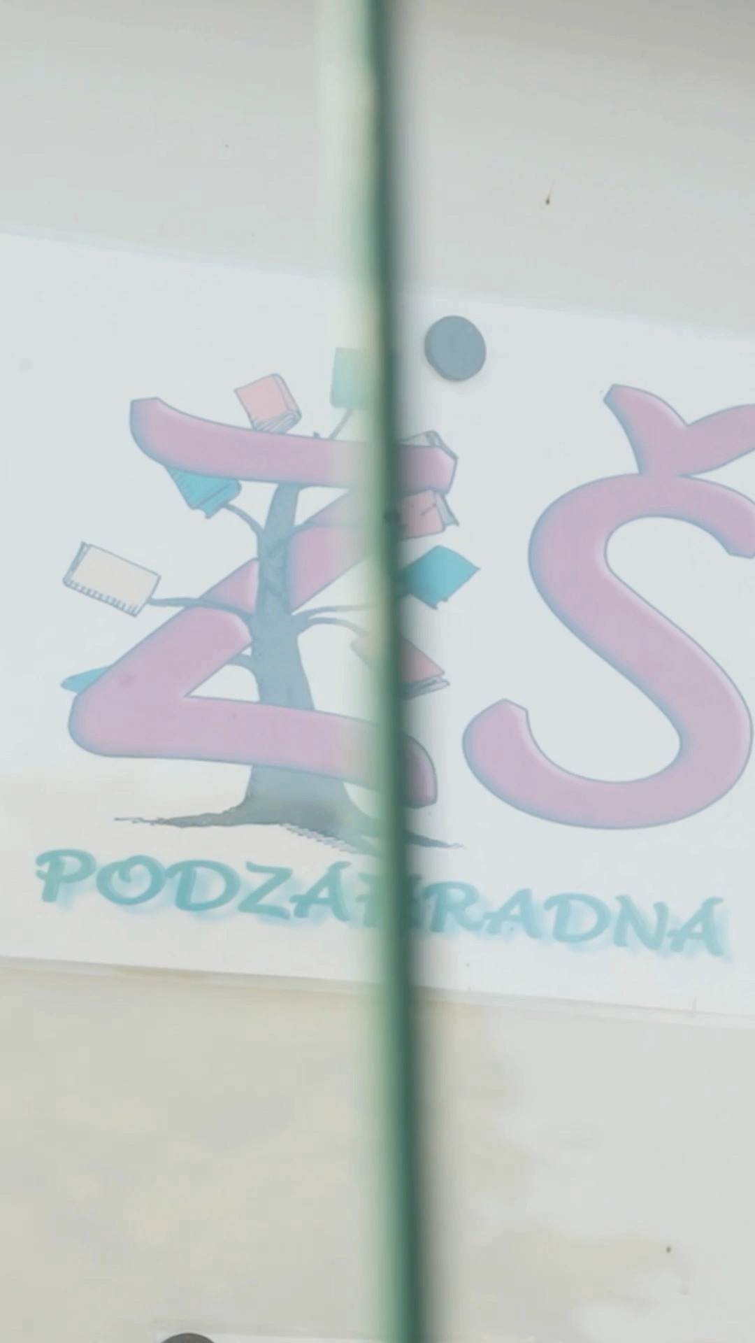 Fotografia k príspevku: Naše školy rozhodujú o budúcnosti Podunajských Biskupíc. Rodičia dnes neriešia ideológiu. Riešia jed